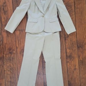 Woman's Suits